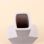 Vase géométrique en grès neutre 48cm | Hashtag Déco