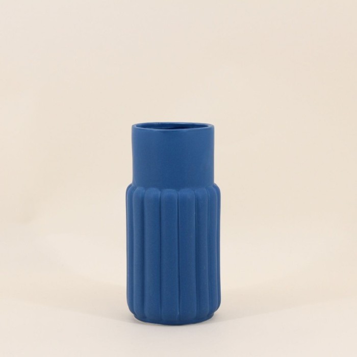 Vase design en céramique bleu 20cm | Hashtag Déco