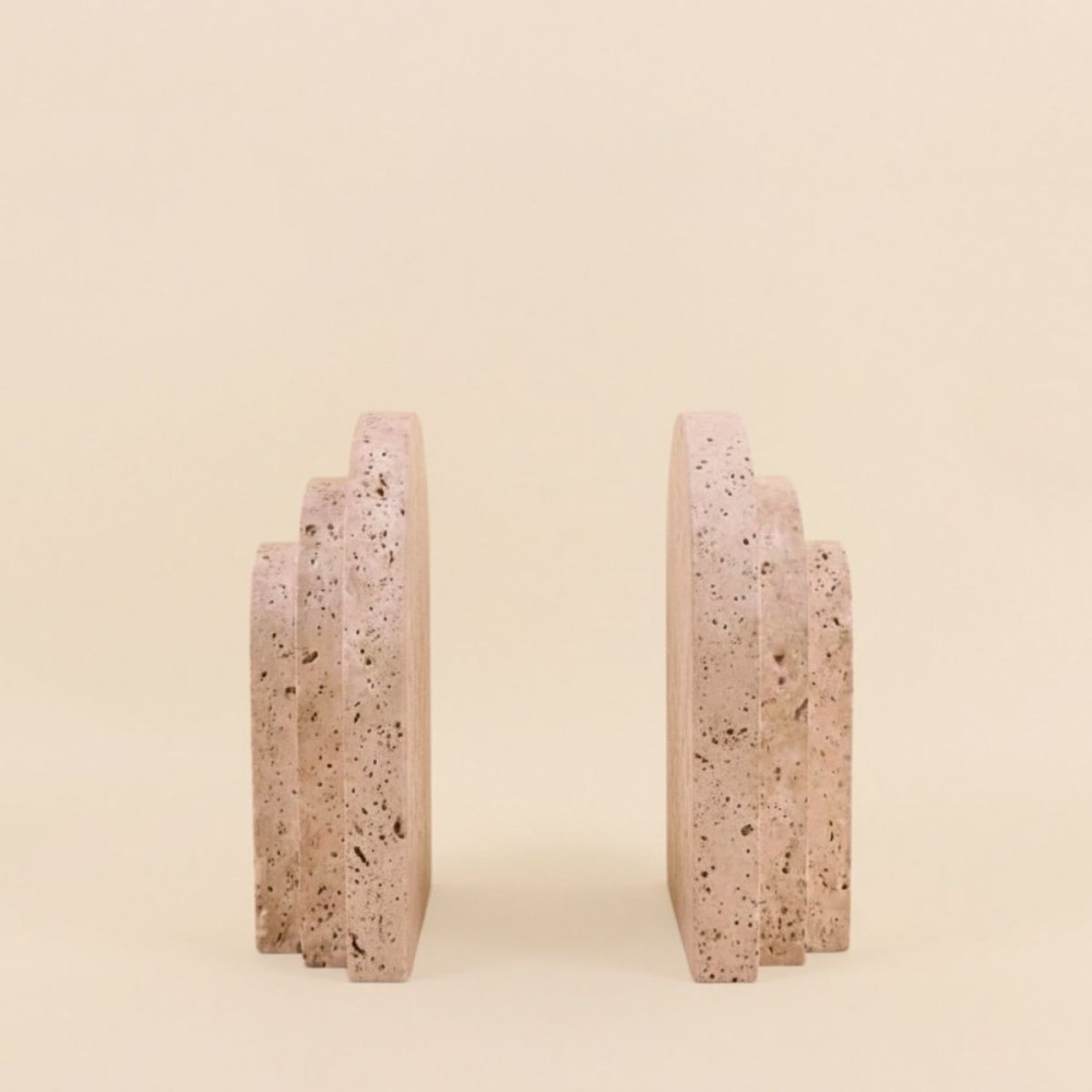 Serre-livres arche travertin beige en ciment | Hashtag Déco