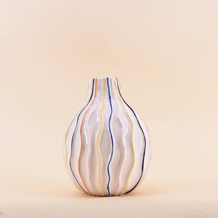 Vase en céramique blanc lignes colorées 19cm | Hashtag Déco