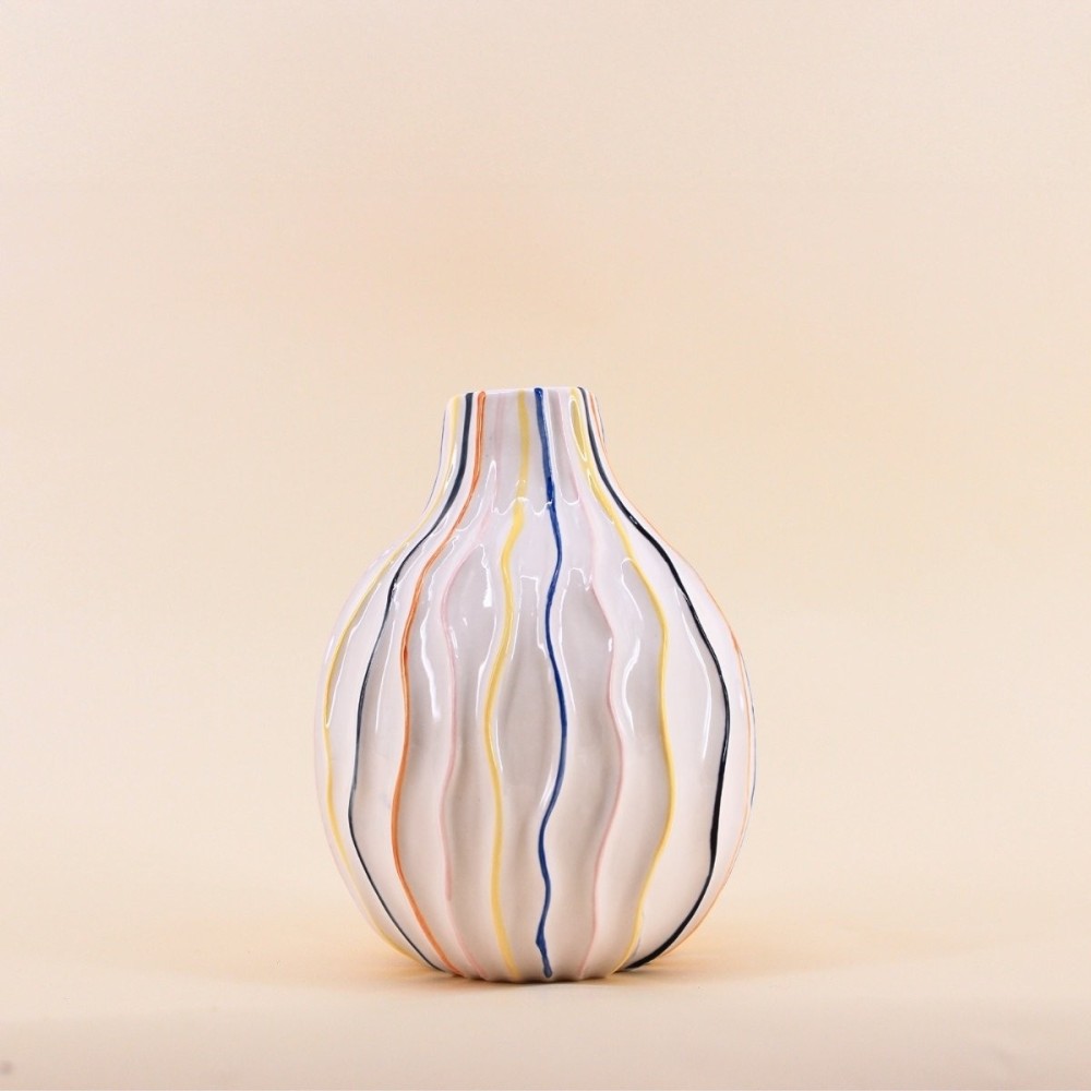Vase en céramique blanc lignes colorées 19cm | Hashtag Déco