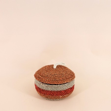 Panier en fibres naturelles rouge et naturel | Hashtag Déco